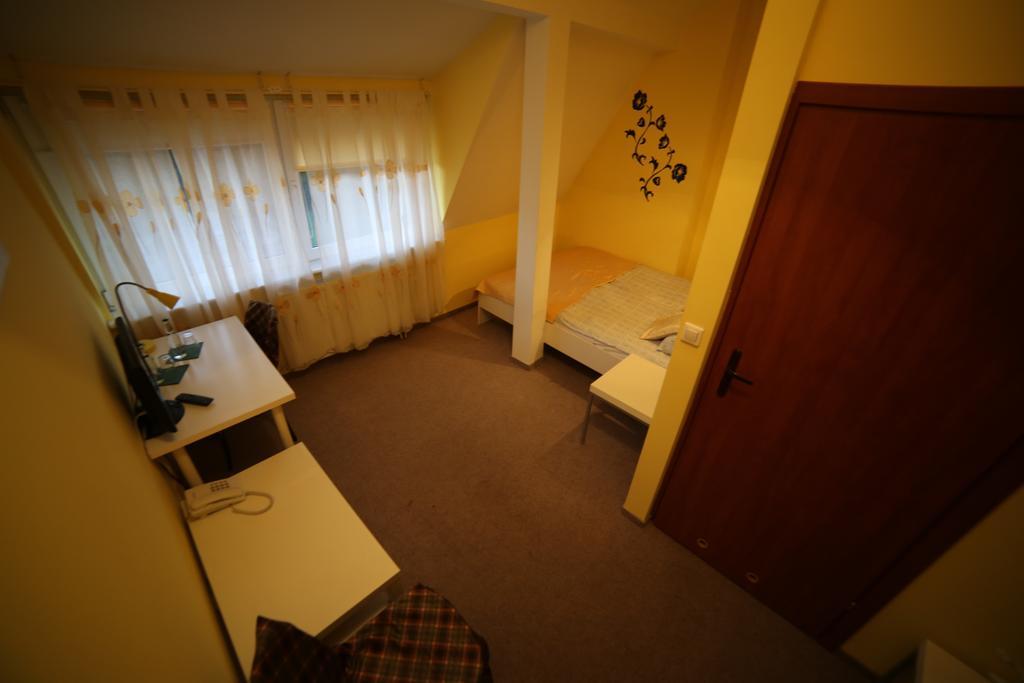 Motel Silver Konstantynów Łódzki Rum bild